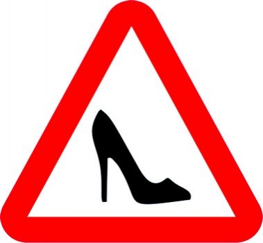 Внимание! За рулем девушка